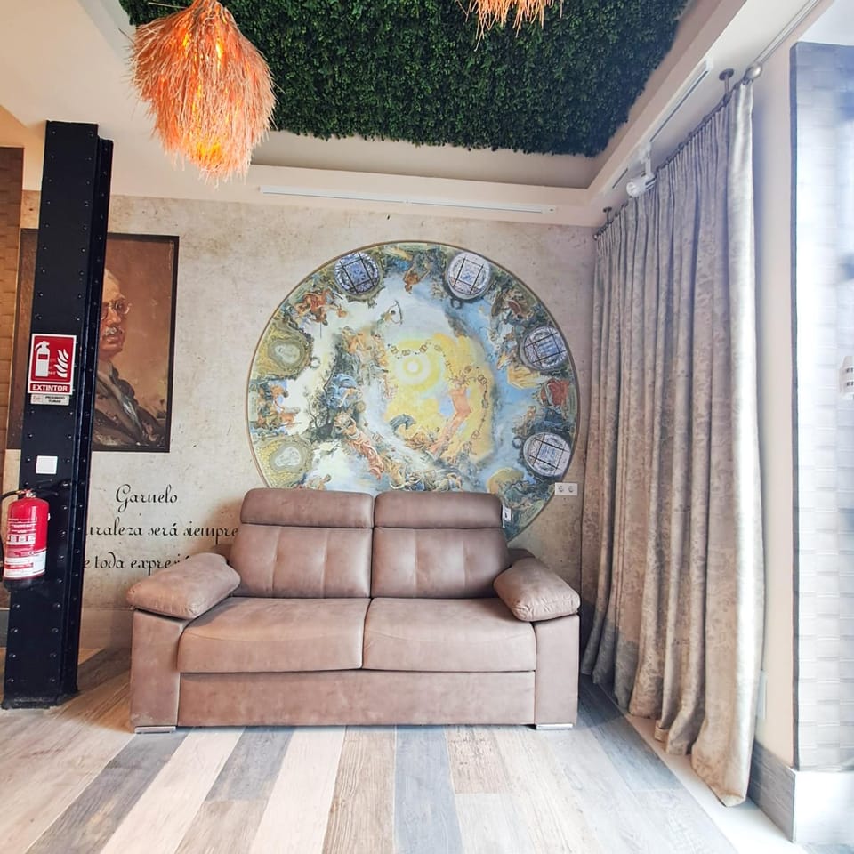 Bed, TV and multimedia, Living room, Seating area, internet, air conditioner