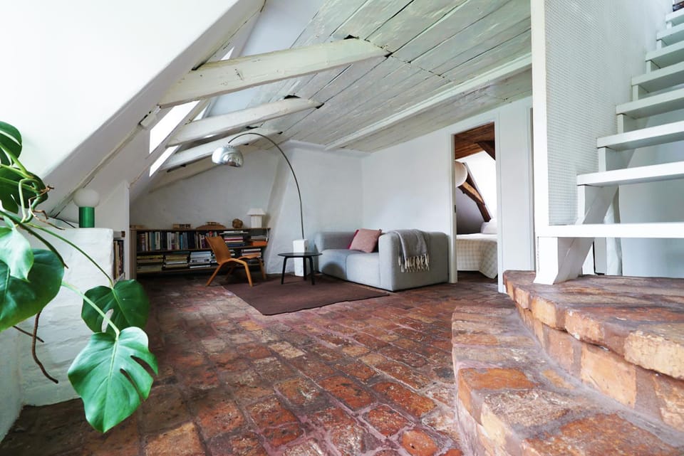 Living room, Photo of the whole room
