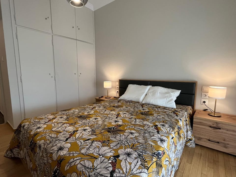 Artist's 1 BD Apt in Keramikos Apartment in Athens