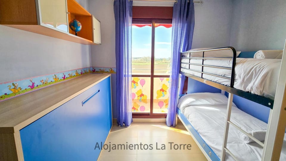Bed, Photo of the whole room, Bedroom, bunk bed