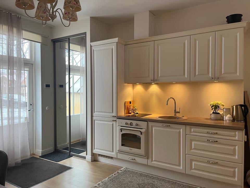 Coffee/tea facilities, Kitchen or kitchenette, pet friendly, stove