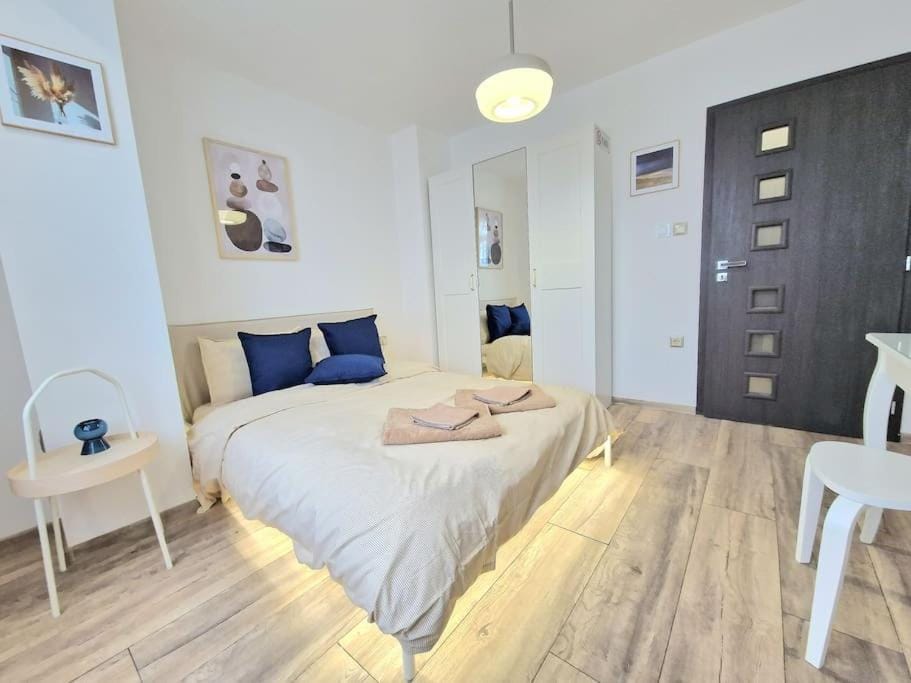 Bed, Bedroom, wardrobe