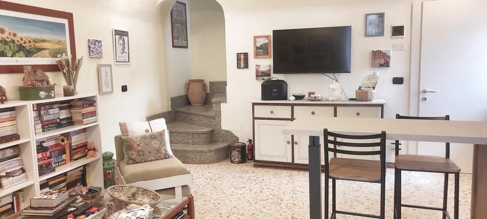 Living room, Dining area