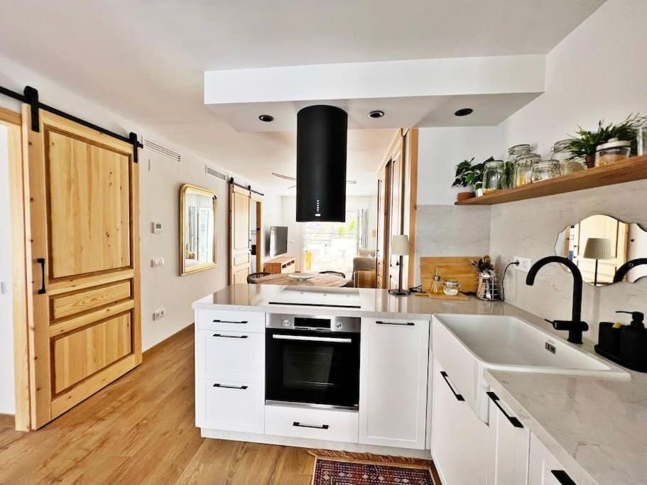 LUXURIOUS BEACH APARTMENT WITH POOL Apartment in Fuengirola