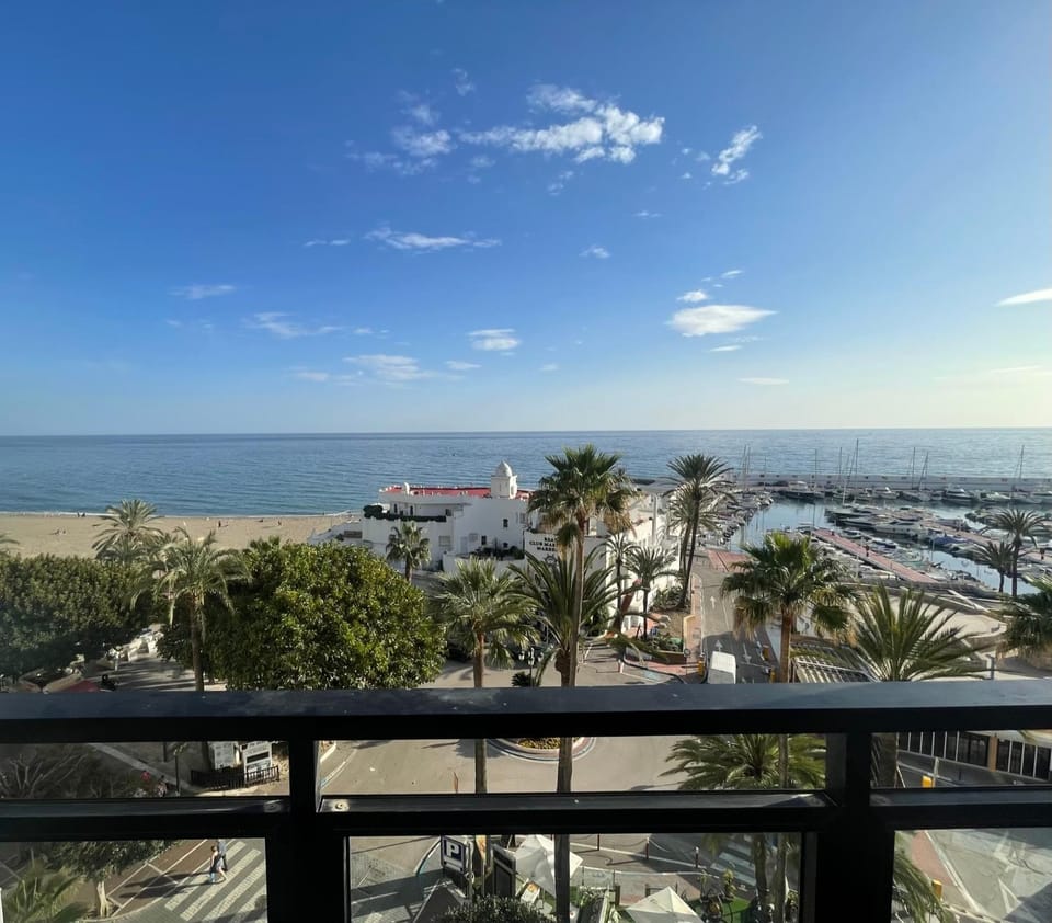 Apartamento en Primera Línea, Marbella Centro Apartment in Marbella