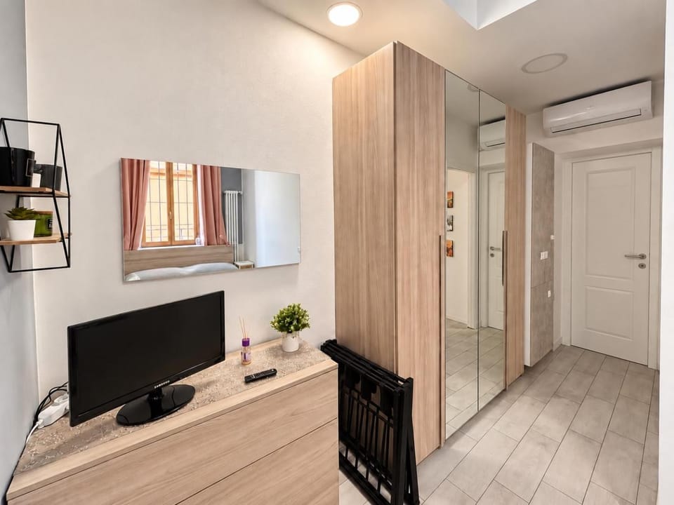 TV and multimedia, wardrobe, air conditioner