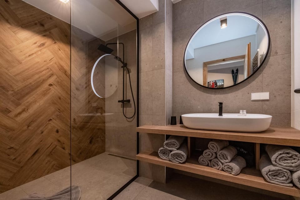 Shower, Bathroom, towels