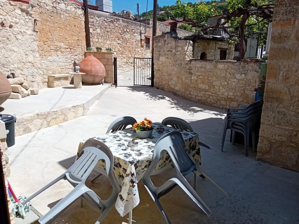 Patio, Dining area