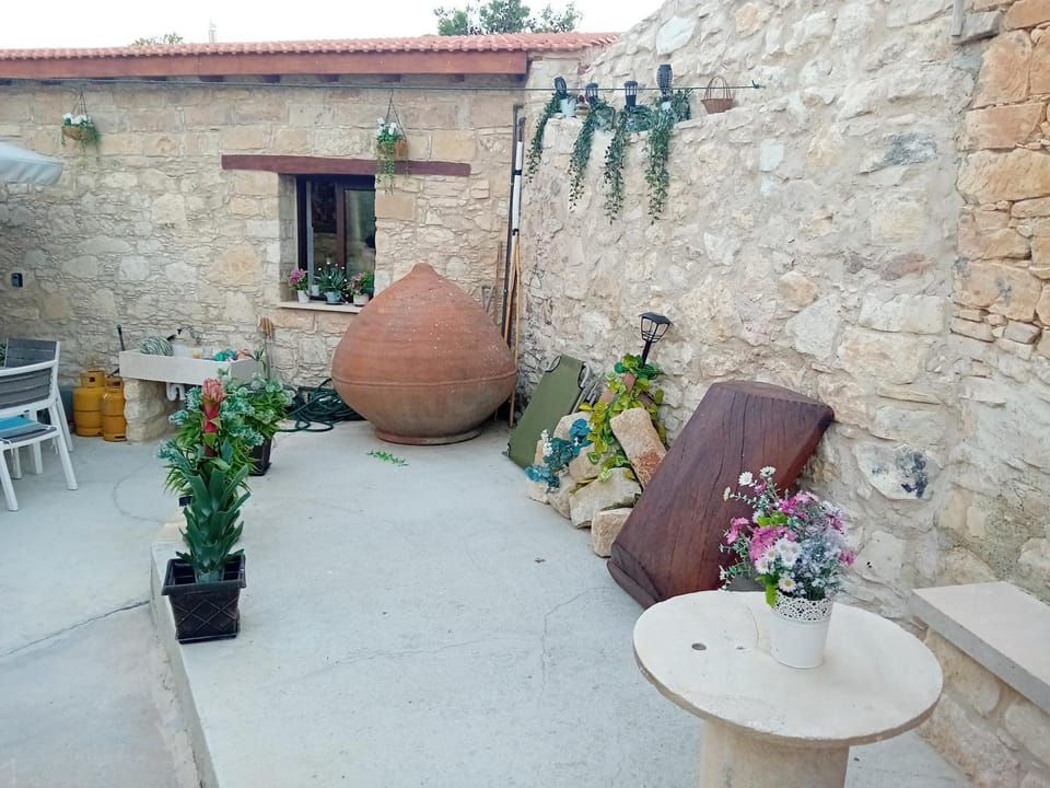 Patio, Day, Balcony/Terrace