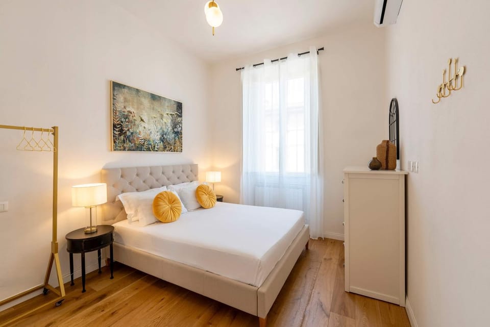 Bed, Photo of the whole room, Bedroom, air conditioner