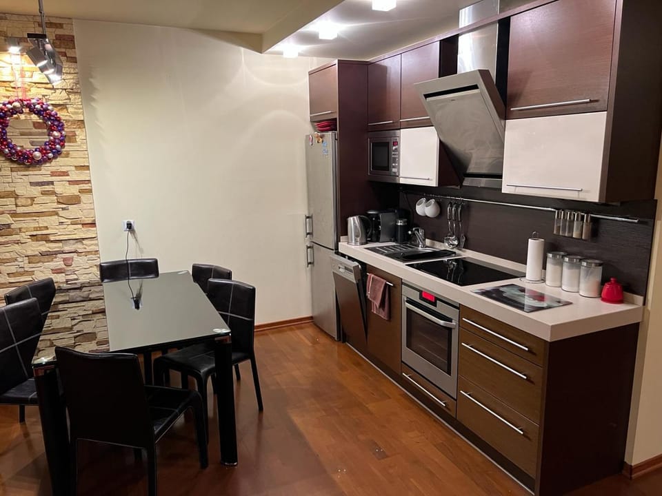 Coffee/tea facilities, Kitchen or kitchenette, Dining area, dishwasher, minibar, pet friendly, stove