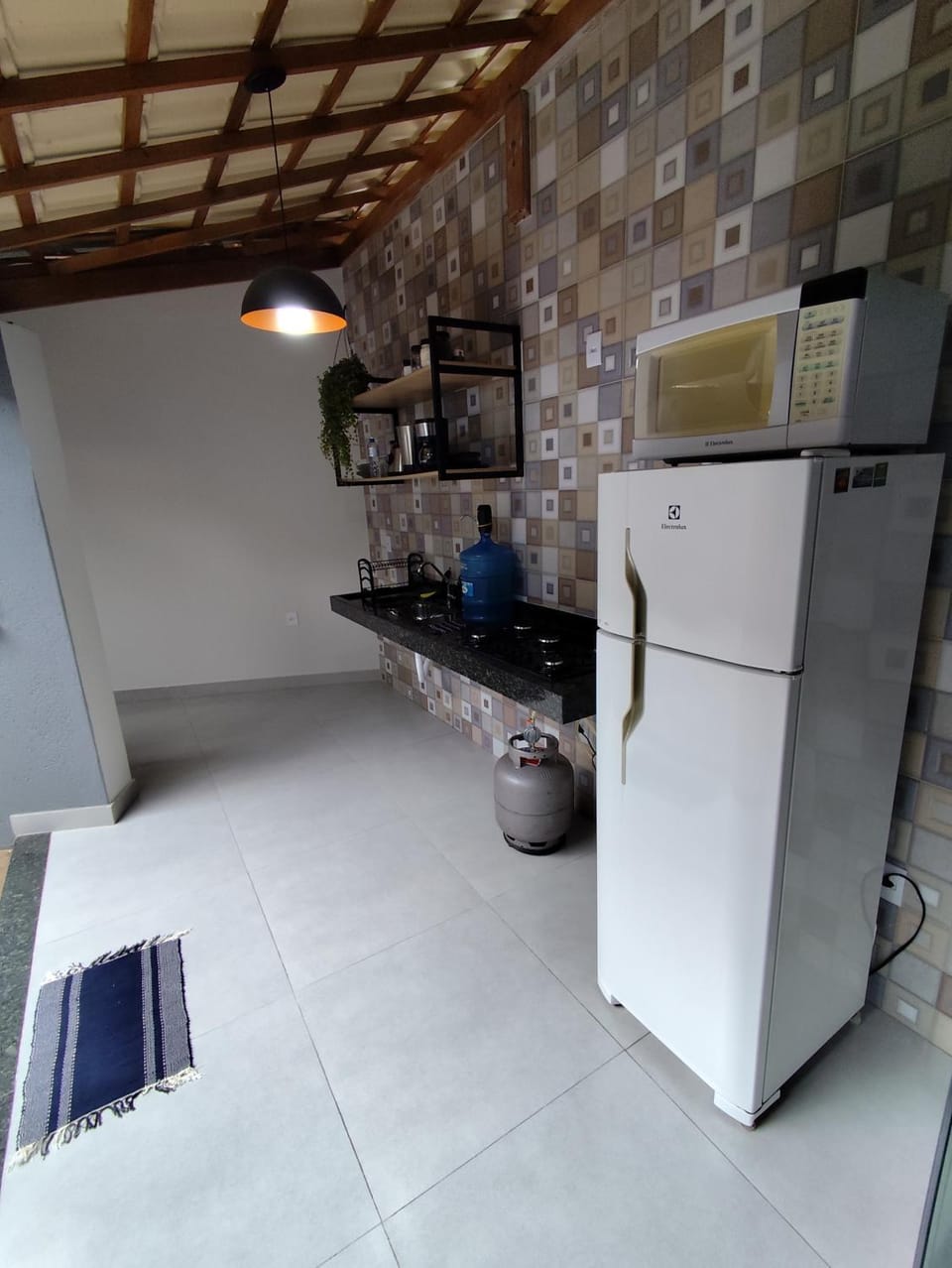 Kitchen or kitchenette, minibar, oven