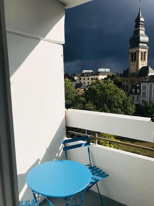 Stilvolles Apartment mit Balkon 15min Airport Apartment in Offenbach