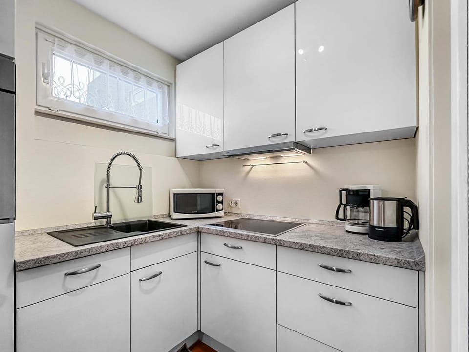 Coffee/tea facilities, Kitchen or kitchenette, dishwasher, pet friendly, stove