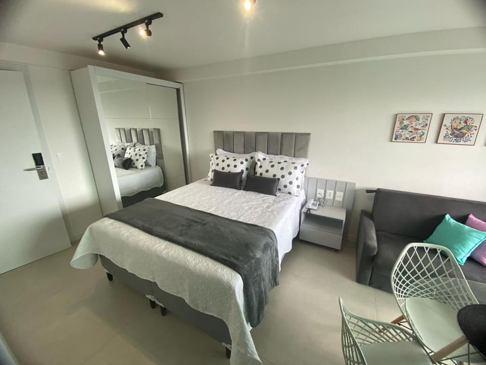 Bed, Living room, Photo of the whole room, Seating area, Bedroom