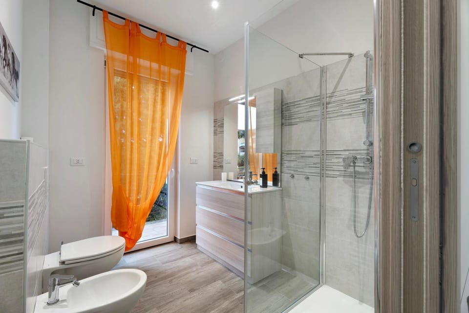 Bathroom, Living room