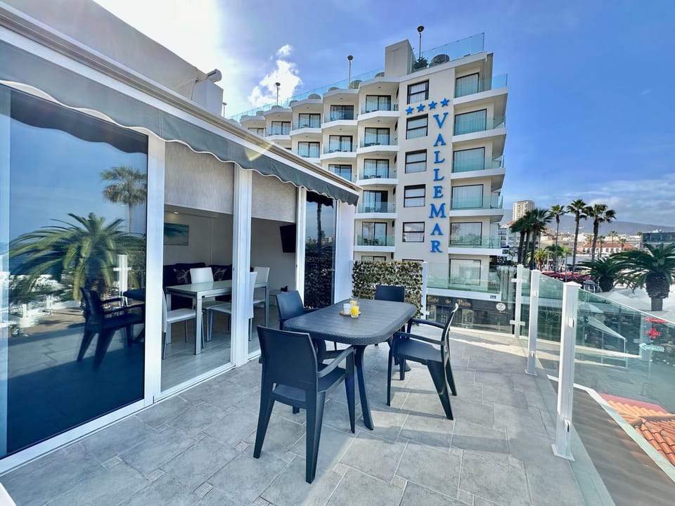 View (from property/room), Balcony/Terrace, Dining area