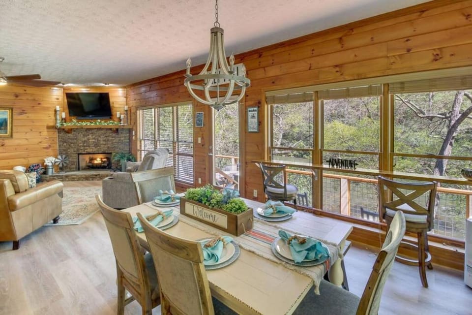 Ellijay Screened Porch River Access Gameroom House in East Ellijay