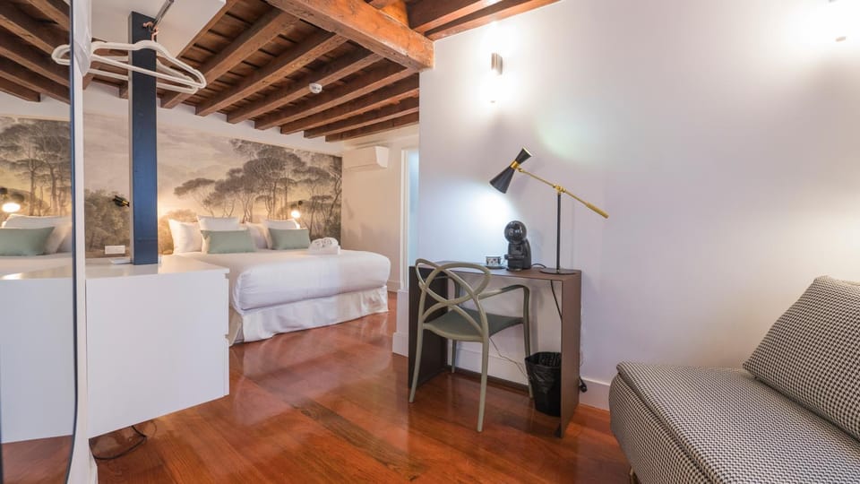 Bed, Photo of the whole room