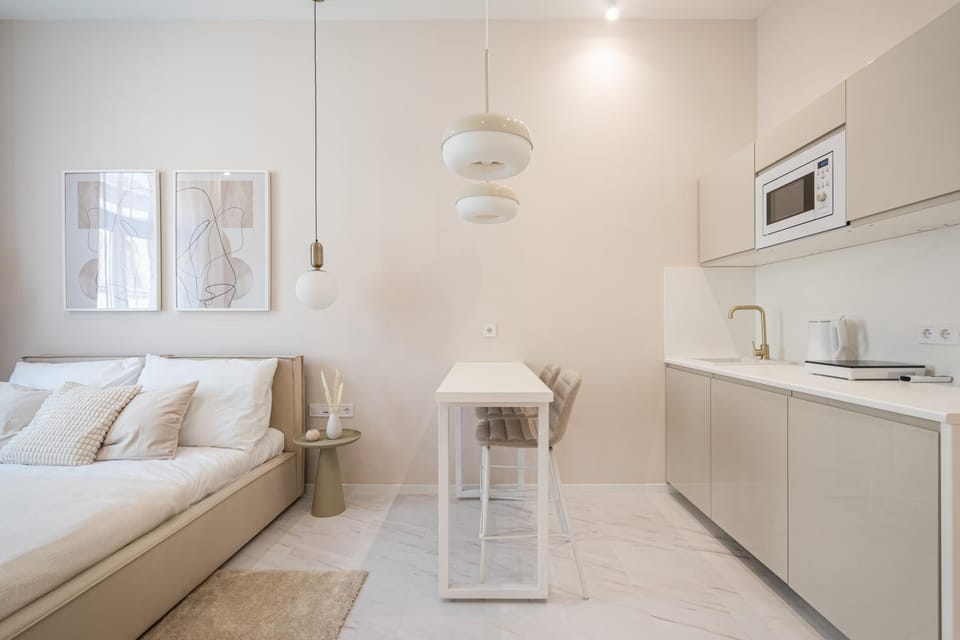 Bed, Kitchen or kitchenette, Living room, Photo of the whole room, Seating area, Bedroom, minibar