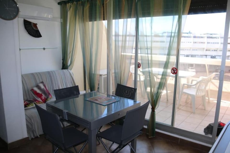 Studio 34, Héliopolis E au village naturiste Apartment in Agde