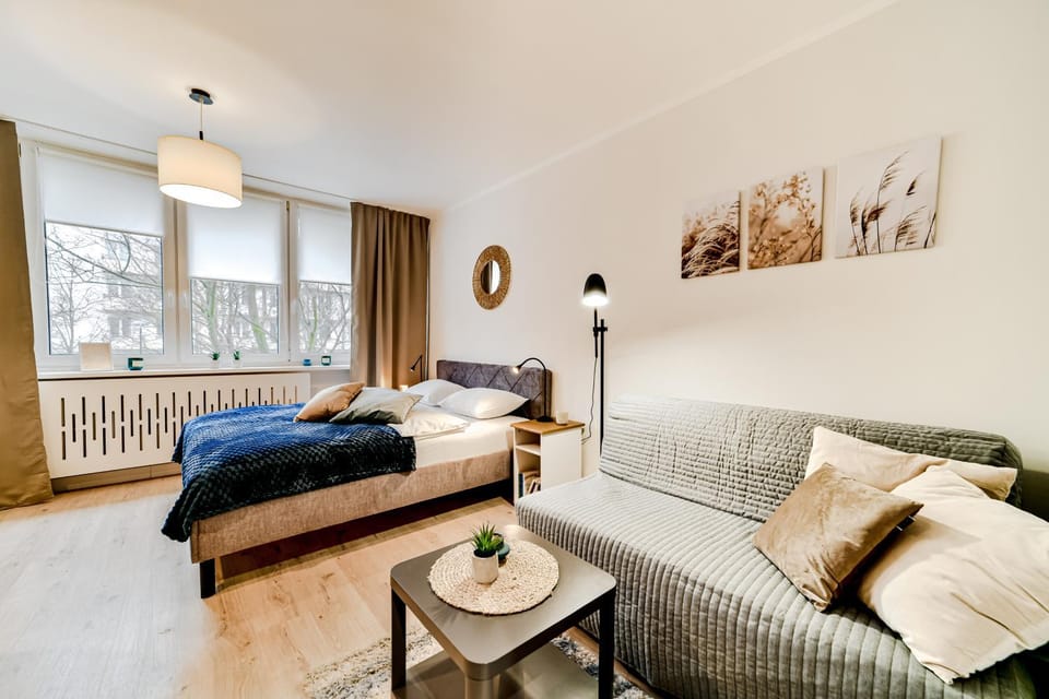 Bed, Living room, Seating area, Bedroom
