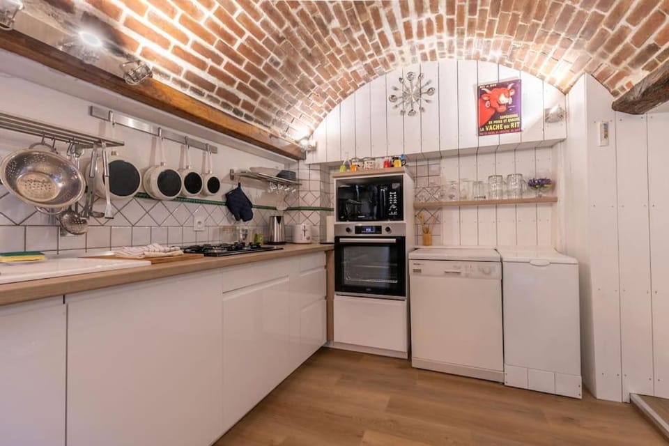 Maison Gaming - Flipper et Arcade - Semi-Troglodyte House in Centre-Val de Loire