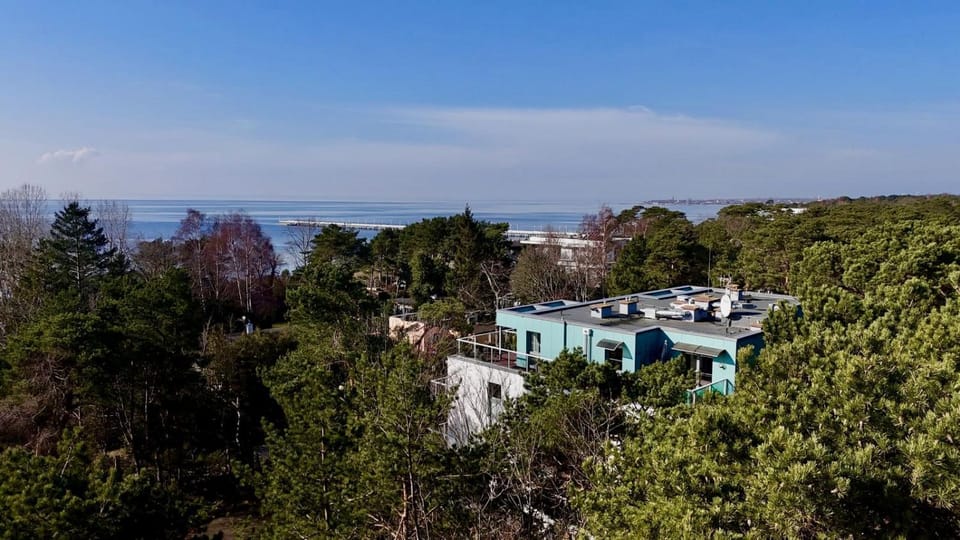 Property building, Day, Natural landscape, Bird's eye view, Sea view