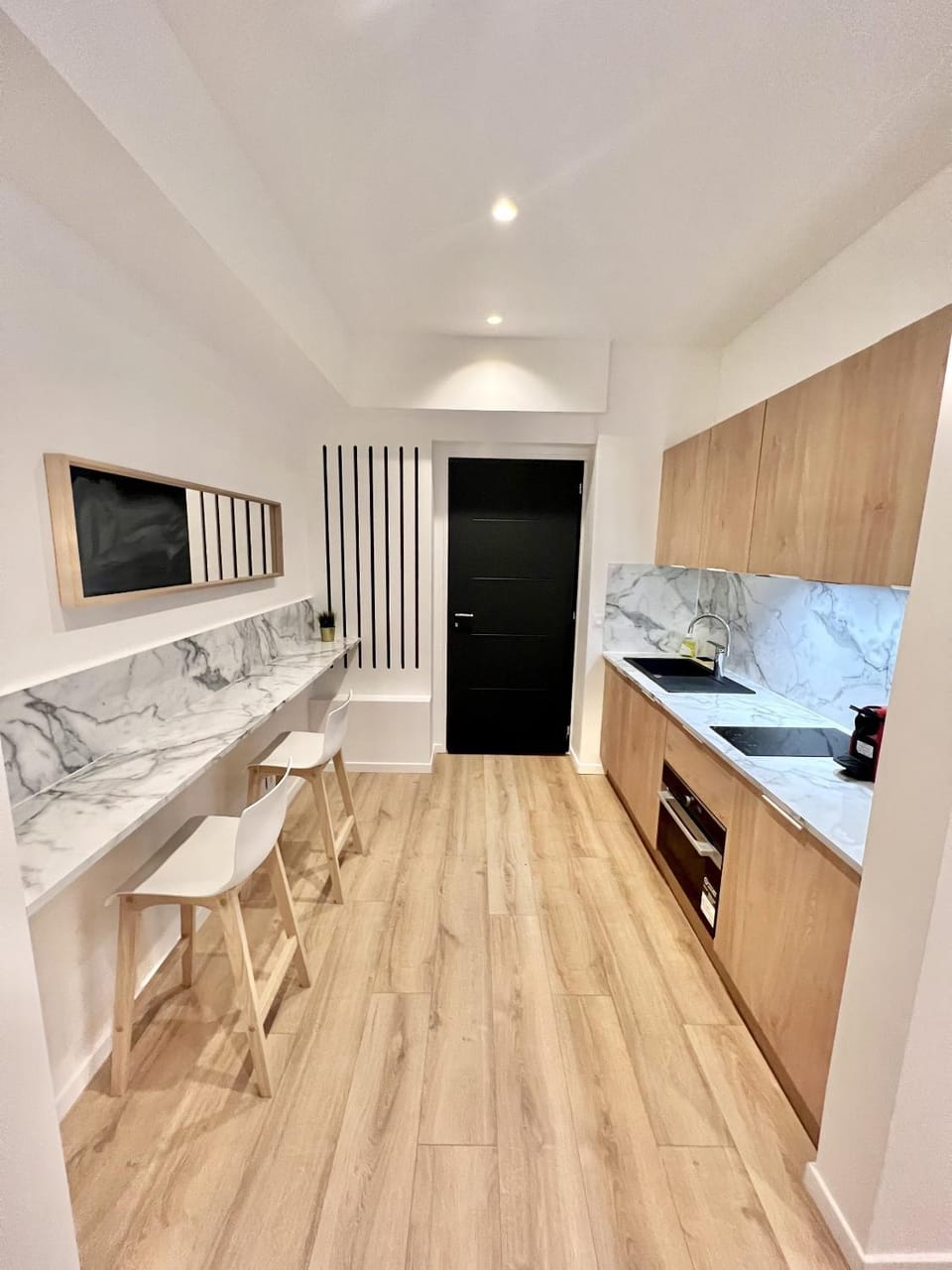 Kitchen or kitchenette, Dining area, oven, stove