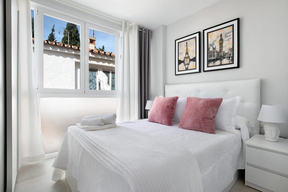 Living room, Bedroom