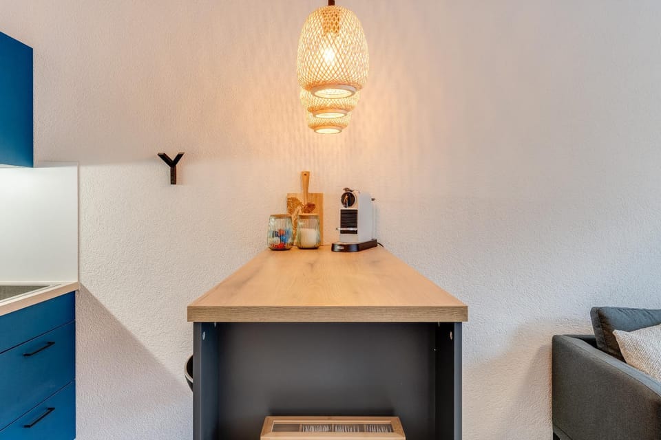 Coffee/tea facilities, Dining area