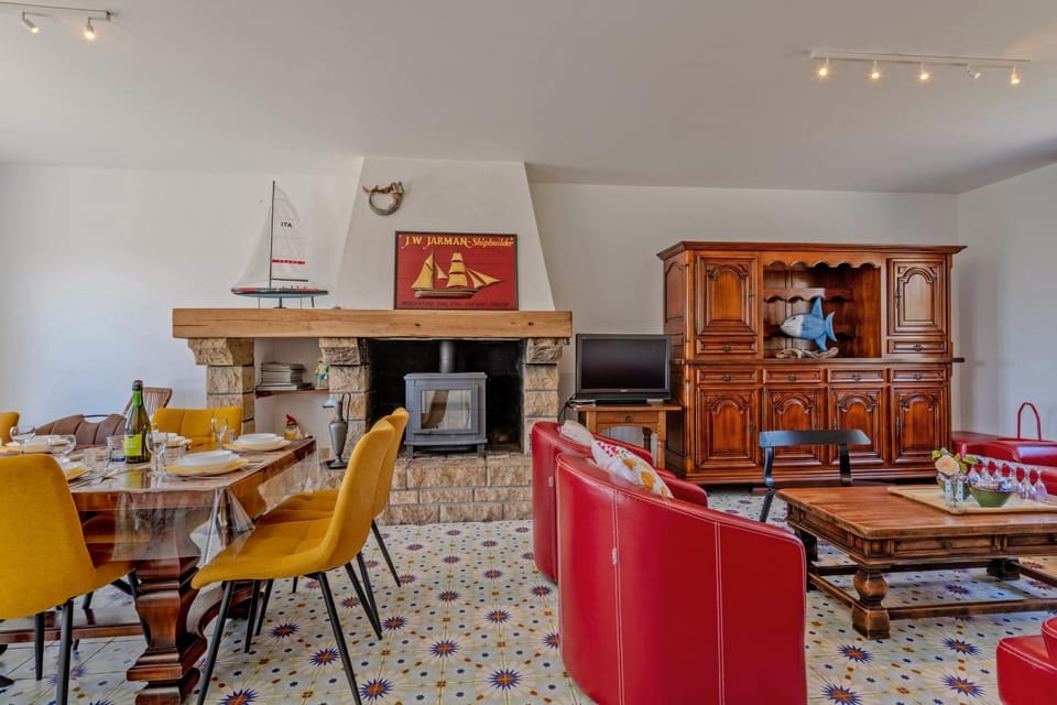 Property building, Living room