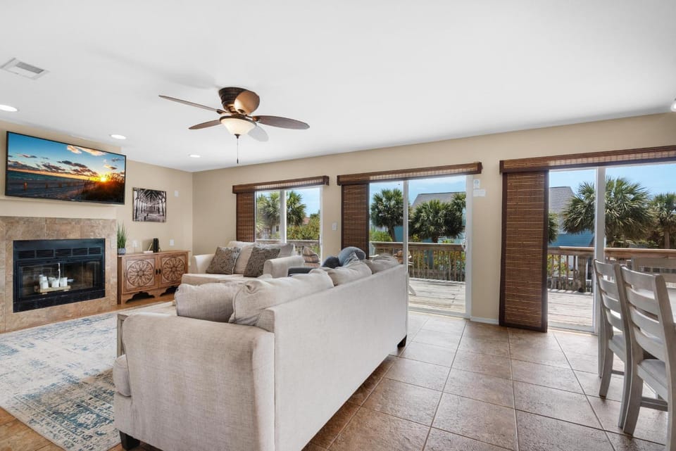 Sun and Sand Retreat House in Pensacola Beach