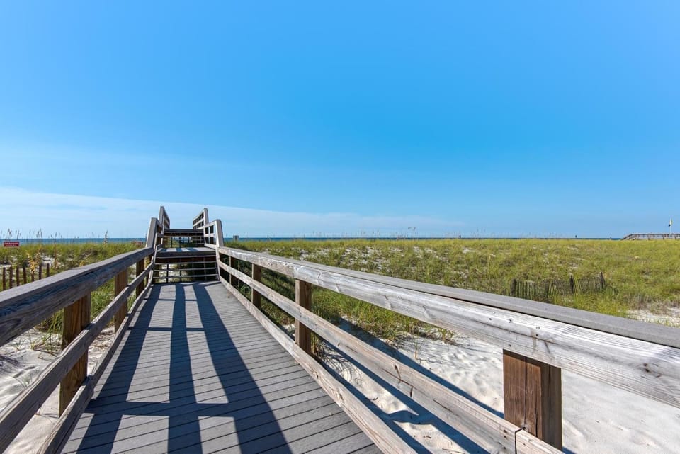 Beachview 101- Beaches and MoonBeams House in Pensacola Beach