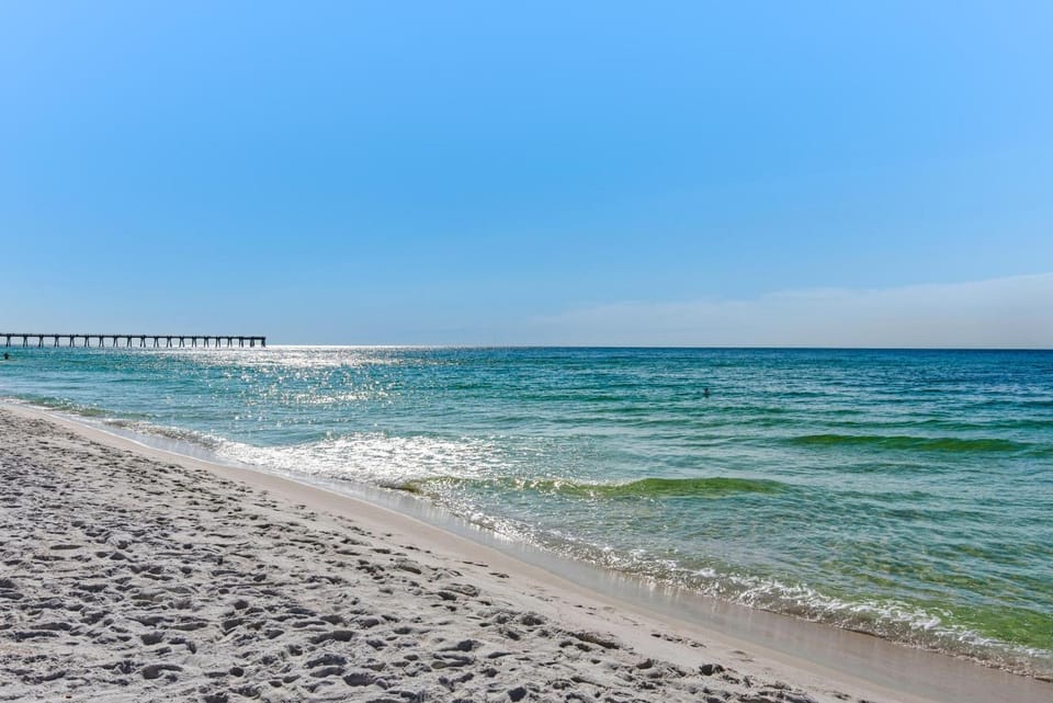 Beachview 101- Beaches and MoonBeams House in Pensacola Beach