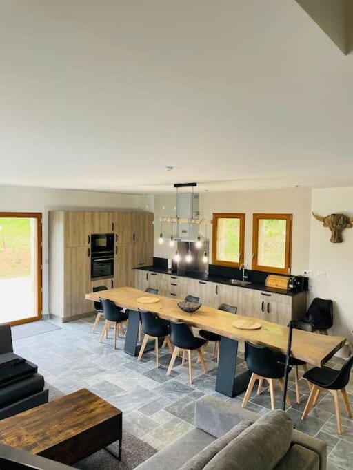 Kitchen or kitchenette, Living room, Dining area