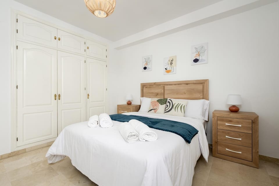 Bed, Photo of the whole room, Bedroom, towels, wardrobe