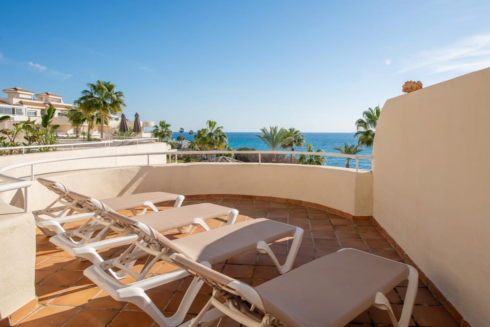 Patio, Balcony/Terrace, Balcony/Terrace, Sea view, sunbed