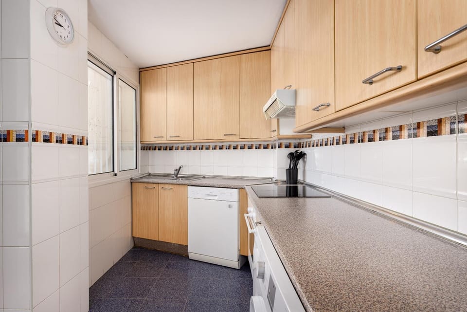 Kitchen or kitchenette, dishwasher, pet friendly, stove