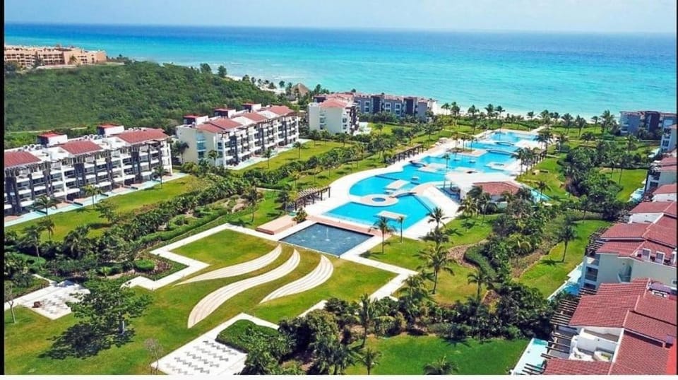 Casa Diva Stunning PH Ocean View 2 bedroom & Office At Mareazul apts Apartment in Playa del Carmen