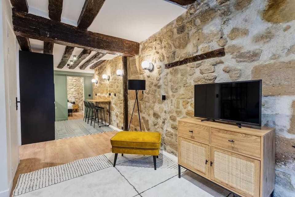 Typical Parisian Apartment in Le Marais#4 pers Apartment in Paris