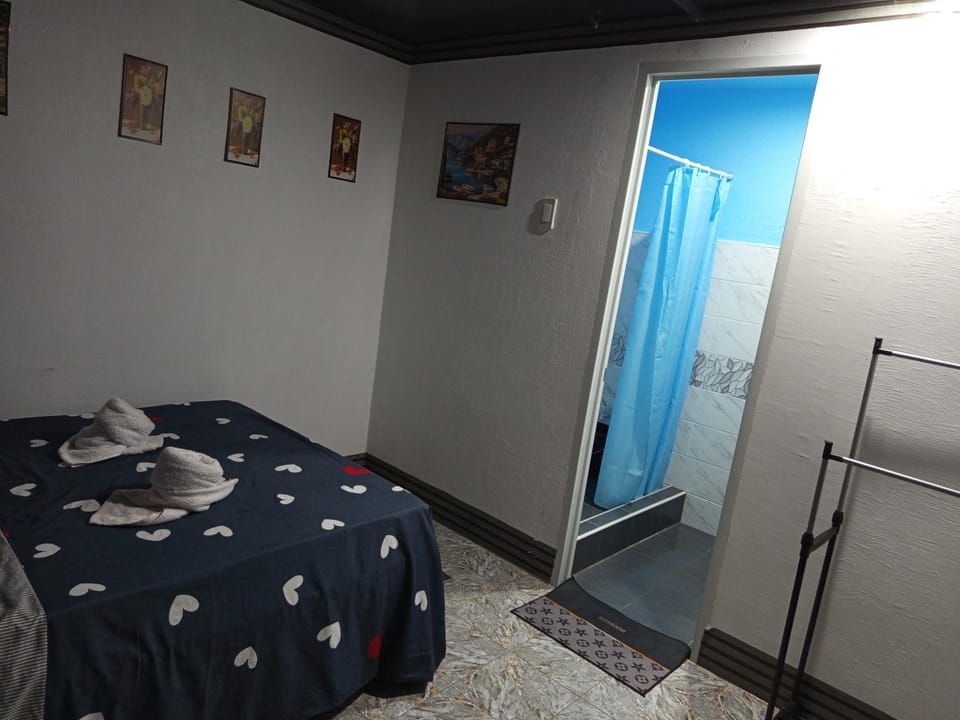 Affordable bedspacer good for 8 with breakfast SARAH'S HOUSE RENTAL Bed and Breakfast in Central Visayas