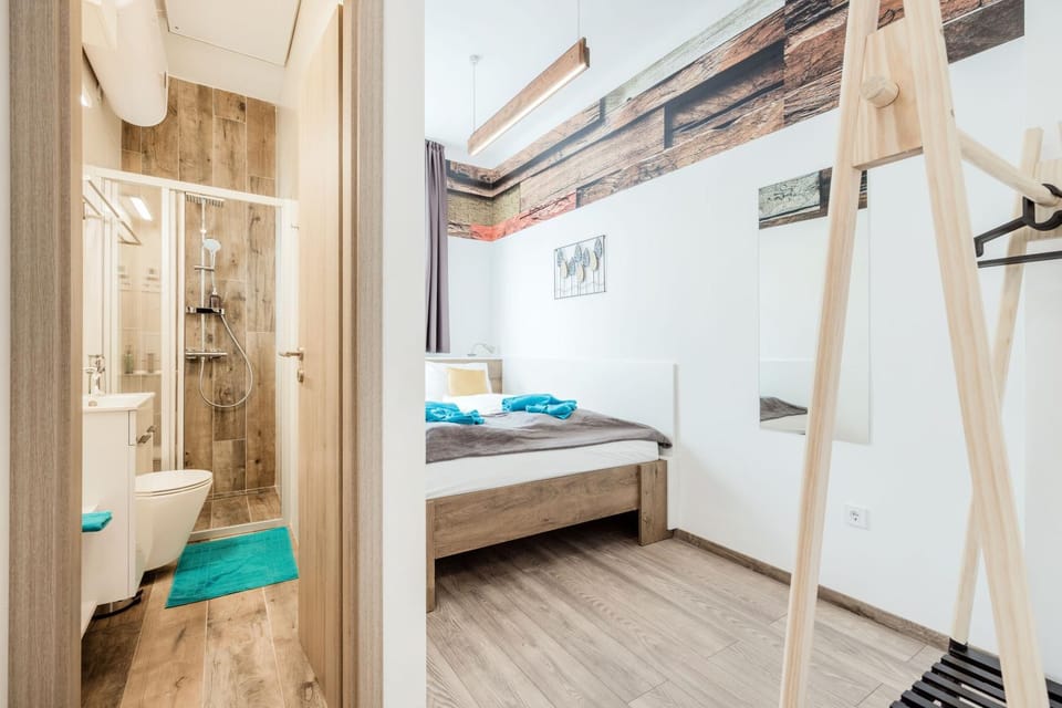 Bed, Bathroom
