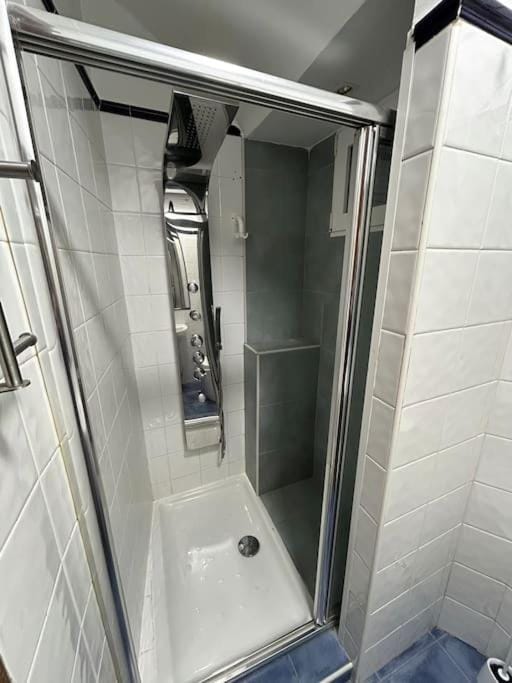 La puerta verde de Portales Apartment in Logrono