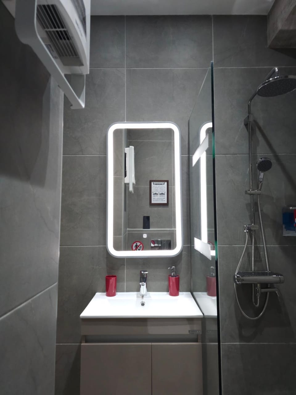 Shower, Bathroom, towels