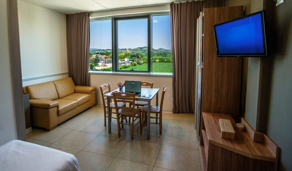 View (from property/room), Photo of the whole room, Dining area, Bedroom