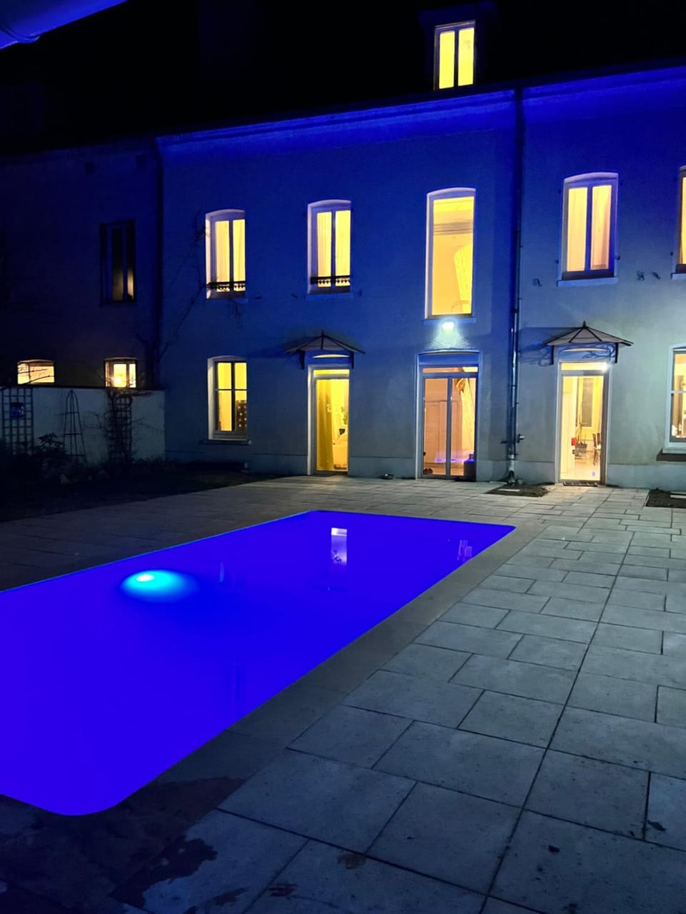 Swimming pool