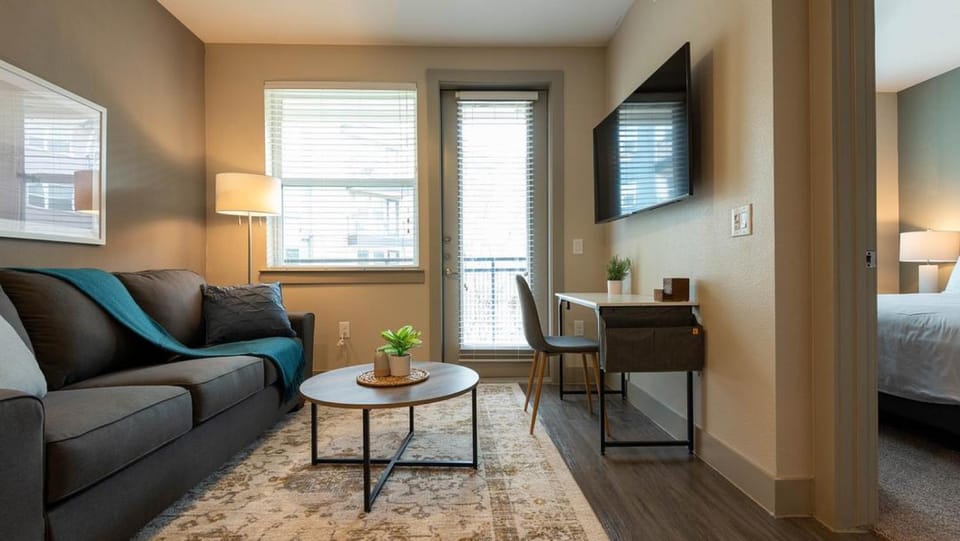 Landing Modern Apartment with Amazing Amenities (ID3152X66) Apartment in Montopolis