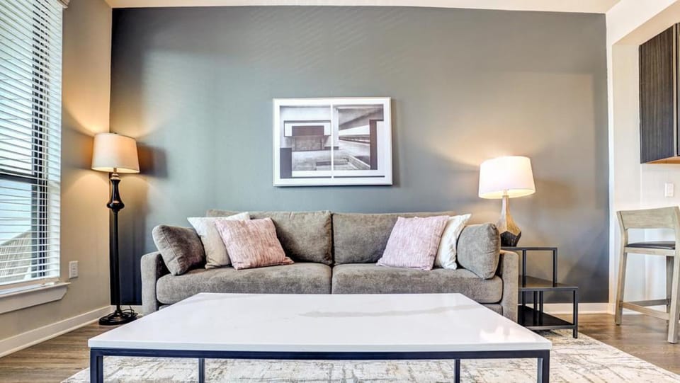 Landing Modern Apartment with Amazing Amenities (ID7144X06) Apartment in Rosenberg