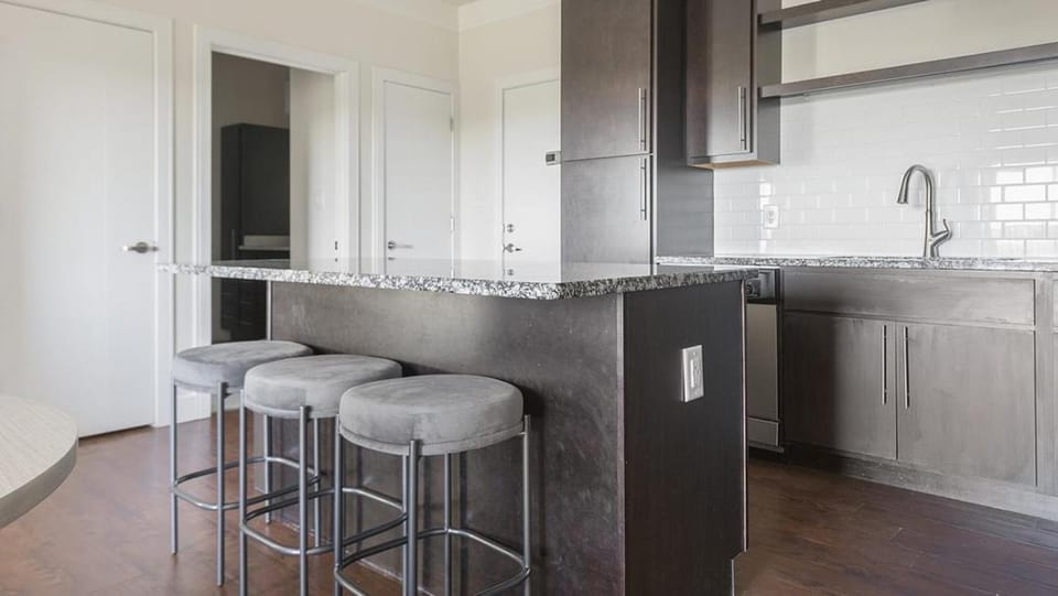 Landing Modern Apartment with Amazing Amenities (ID1180X314) Apartment in Missouri